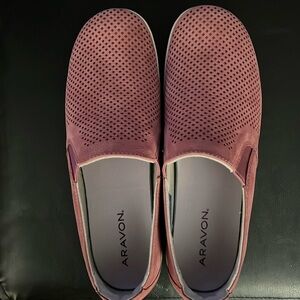 Aravon Pink Rose Sneakers Perforated Lia Leather Slip On NEW WITHOUT BOX